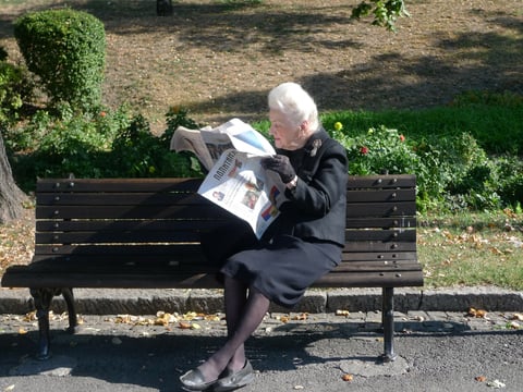 6 Reasons to Prefer Senior Living Communities over Living Alone